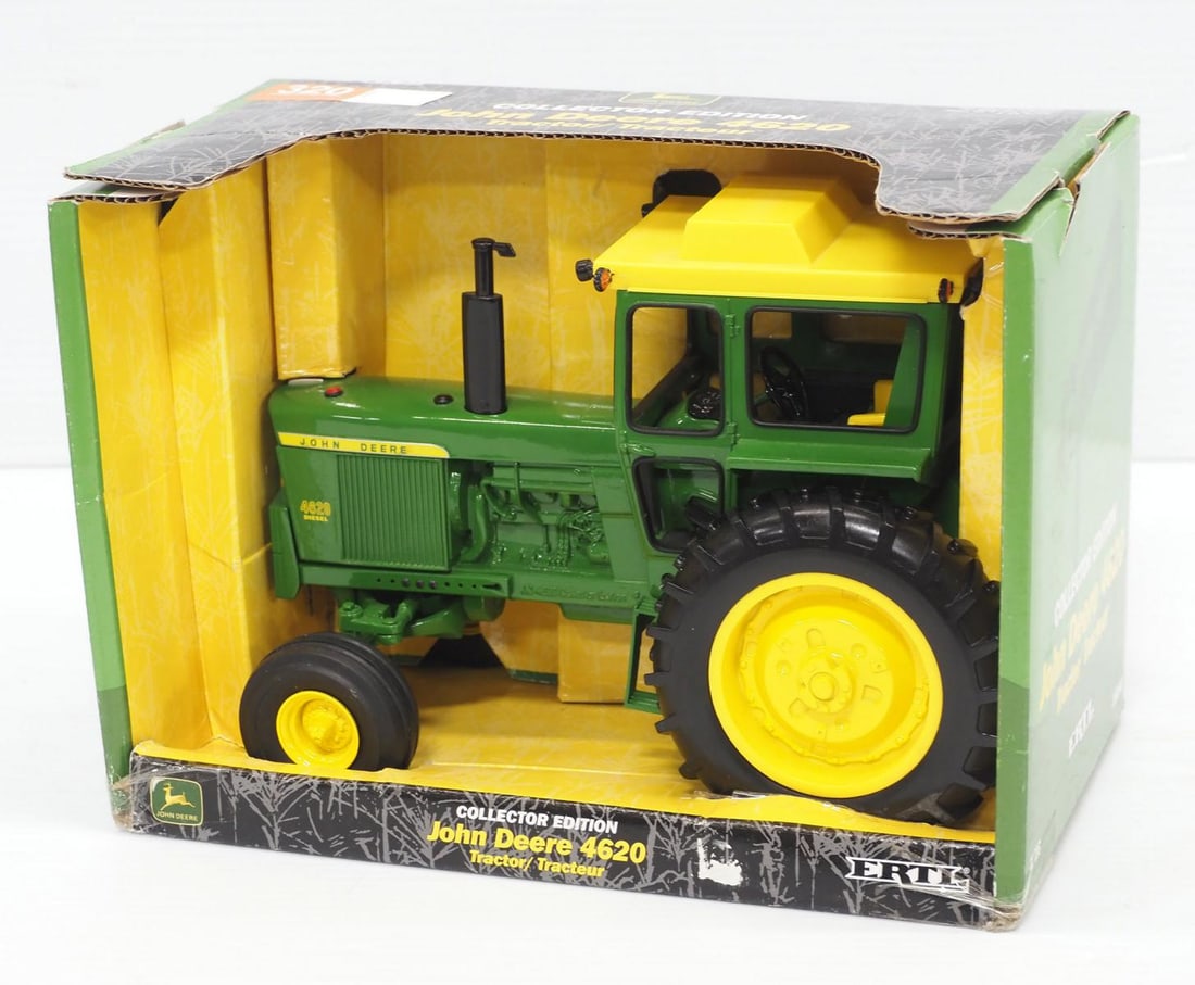 Ertl John Deere 4620 Tractor (1 of 2)