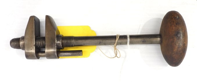 Double screw-adjust nut wrench