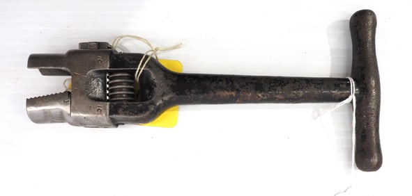 Combination screw-adjust nut wrench