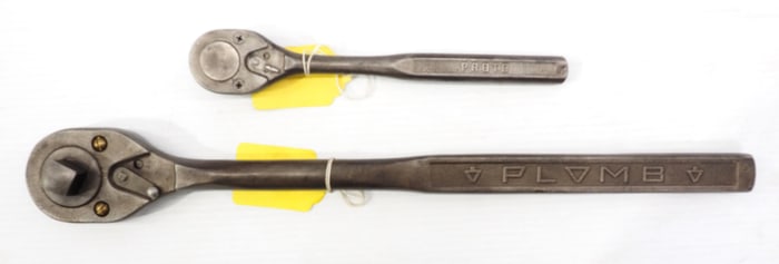 (2) Ratchet wrenches