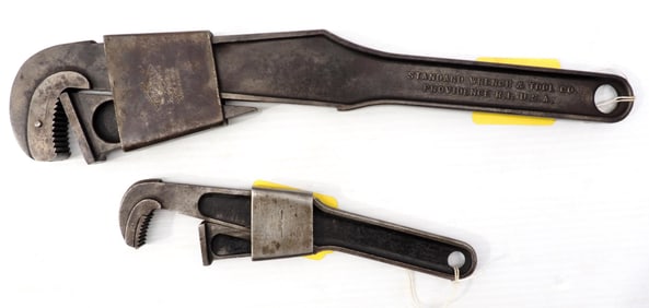 (2) Quick-adjust pipe wrenches