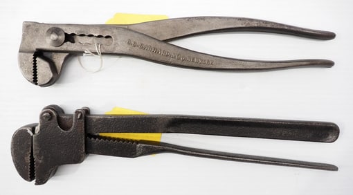 (2) Quick-adjust pipe wrenches