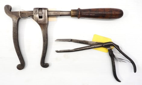 (2) Veterinarian tools