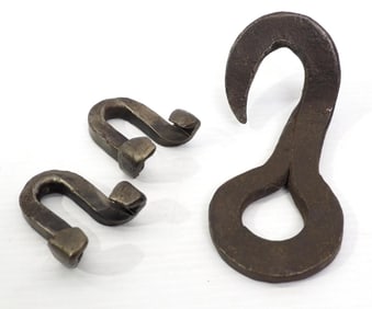 Hand-forged chain hook and chain release
