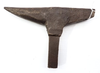 Large anvil-shaped hardy