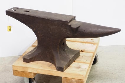172 lb Farrier's anvil