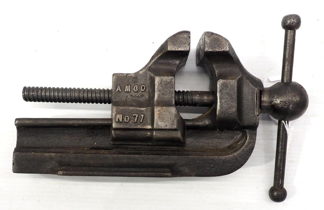 AMCO No.71 tabletop vise (1 of 2)