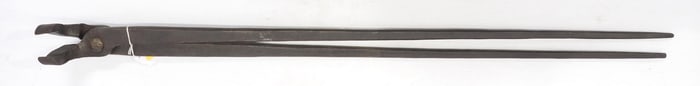 Long handle blacksmith tong