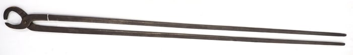 Long handle blacksmith tong