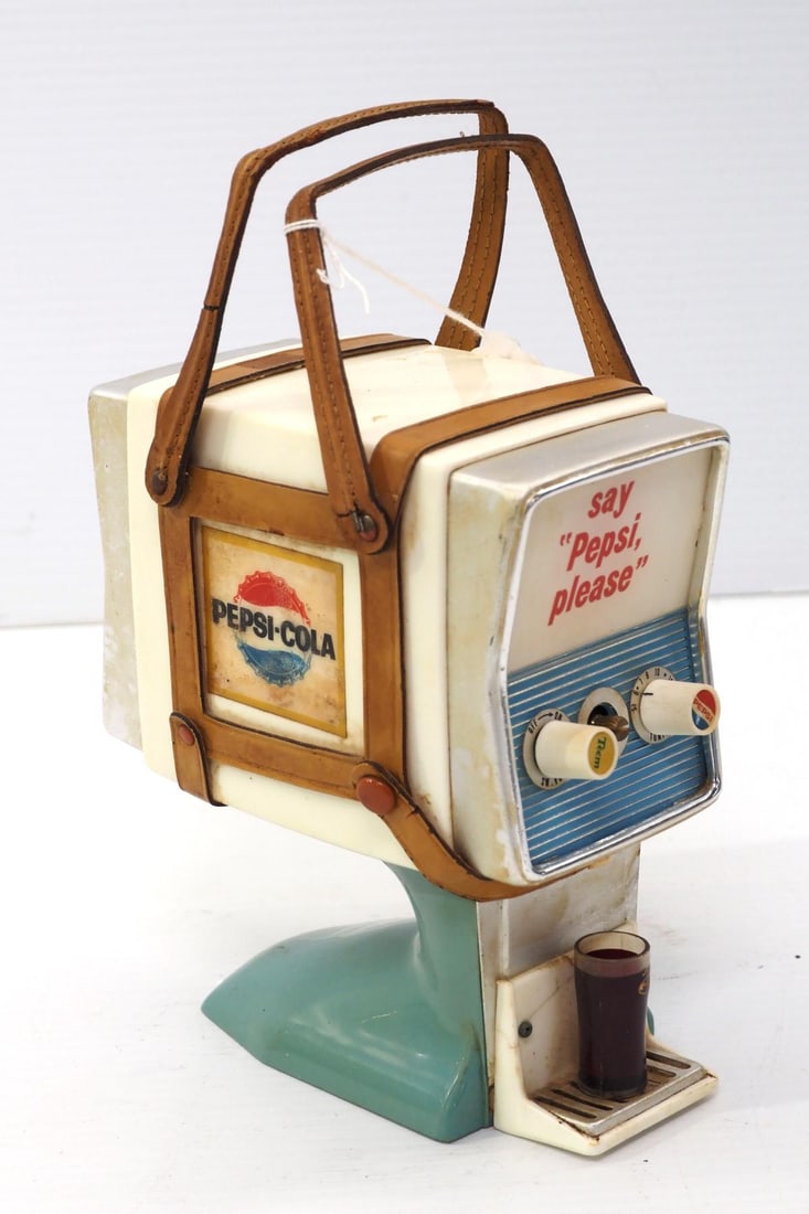 1950's Pepsi Cola transistor radio (1 of 3)