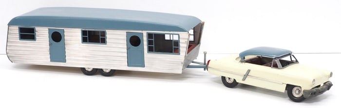 Smith Miller Lincoln Capri & House Trailer