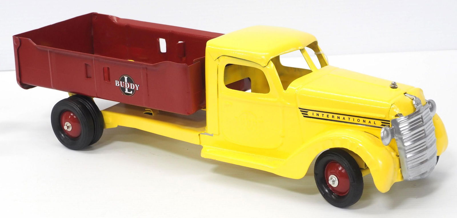 Buddy L 'long nose' International Dump Truck: Buddy L 'long nose' International dump truck, 20.5"L - Repainted