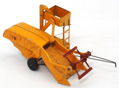 Slik Minneapolis Moline Combine