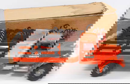 Smith Miller M.I.C. of California No.532 Lift-O-Matic Truck