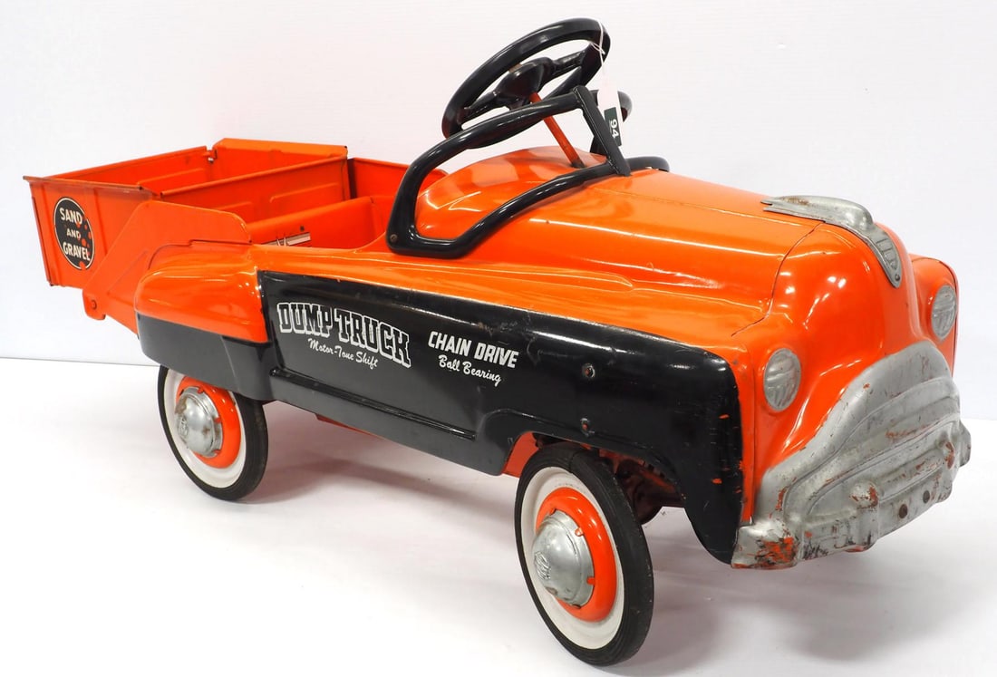 Murray Sand & Gravel Dump Truck pedal car: Murray Chain-Drive Sand & Gravel Dump Truck pedal car - Very Good with play wear
