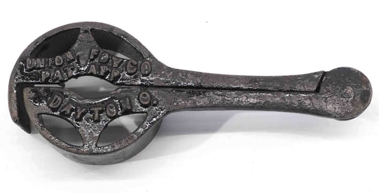 Union Fdy Co. Dayton, OH hand corn sheller