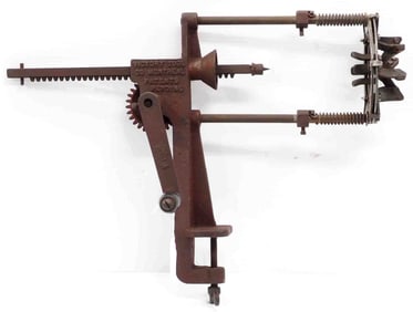 Hand-crank, table-mount ear corn stripper