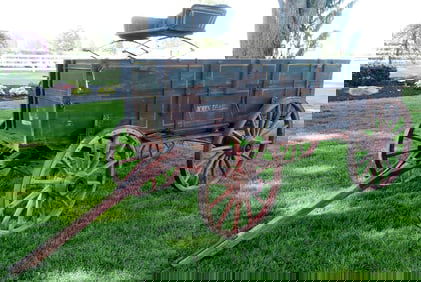 John Deere box wagon