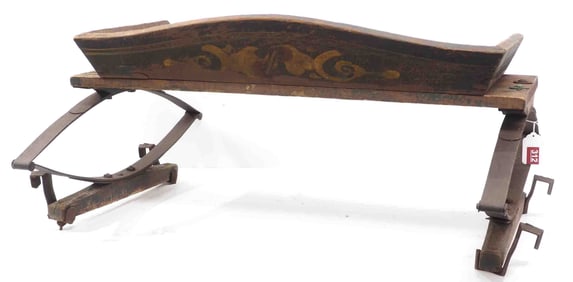 Box wagon seat with design