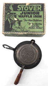 Stover Junior cast iron waffle iron