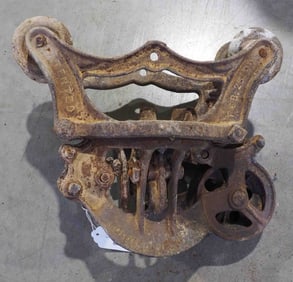 Louden Junior hay trolley