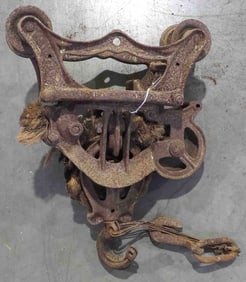 Louden Jr hay trolley with pulley