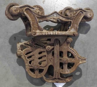 Louden 8-wheel steel track hay sling