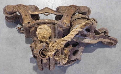 Louden Cross Draft hay trolley with sling pulley