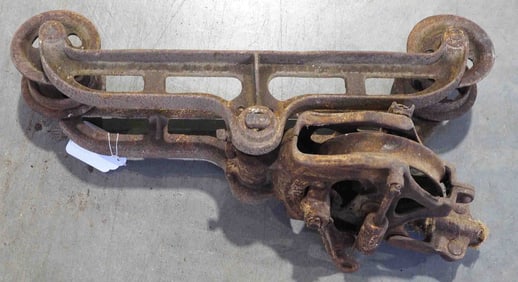 HHF Cross Draft steel track hay trolley