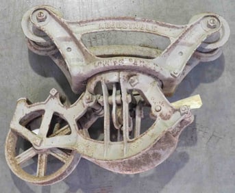 Louden Sr Adjustable steel track hay trolley