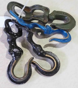 (4) Rope hooks