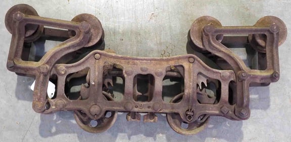 Goshen Hercules 8-wheel hay trolley