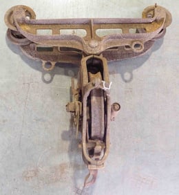 HHF 4-wheel hay sling, swings