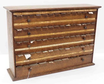 Druggist label dispenser