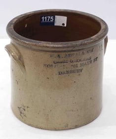 H.A. Addison & Son 1.5Q crock