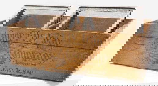 Curry Fly Trap Company wooden crate with 2 traps