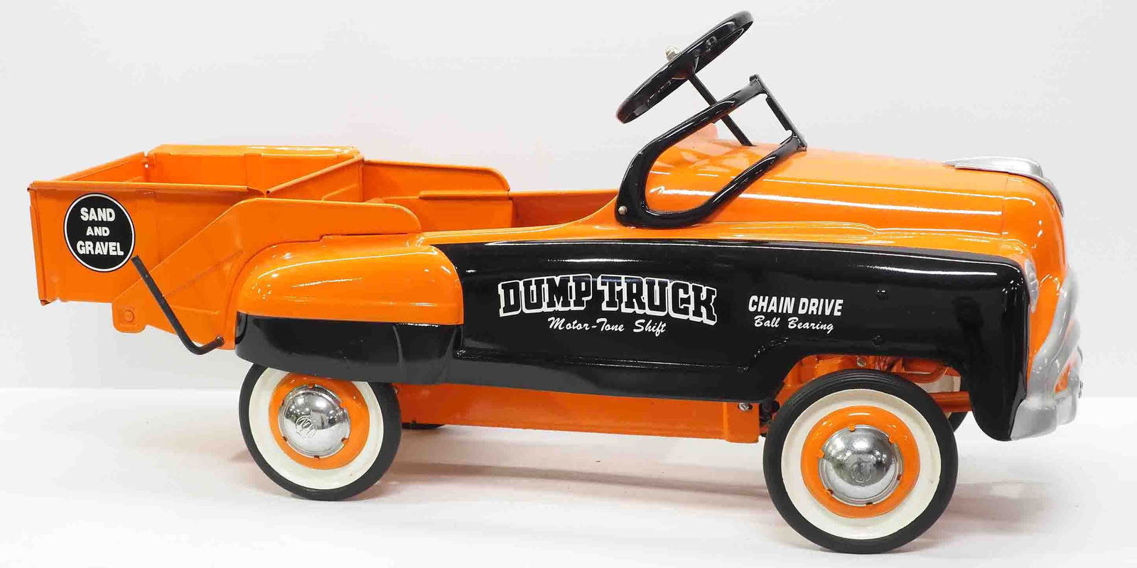 Murray Dump Truck pedal car in orange (1 of 5)