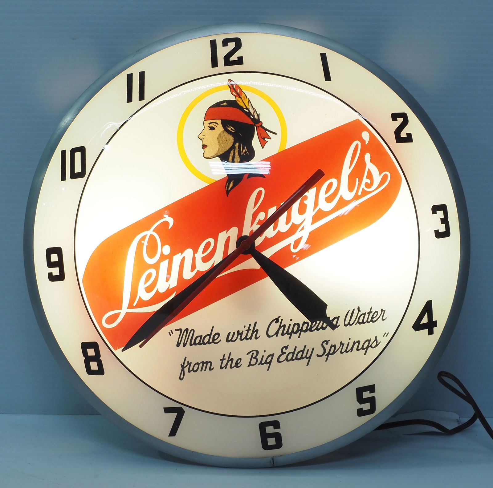 Leinen Kugels lighted clock (1 of 3)
