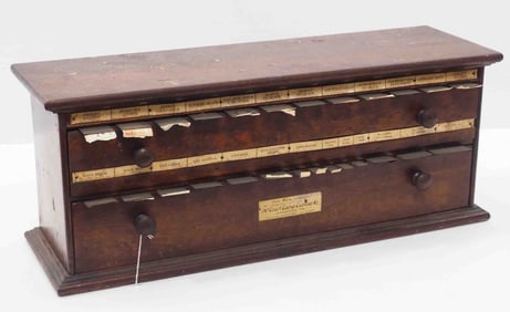 Druggist label dispenser