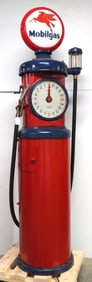 Tokheim Volumeter gas pump restored to Mobilgas
