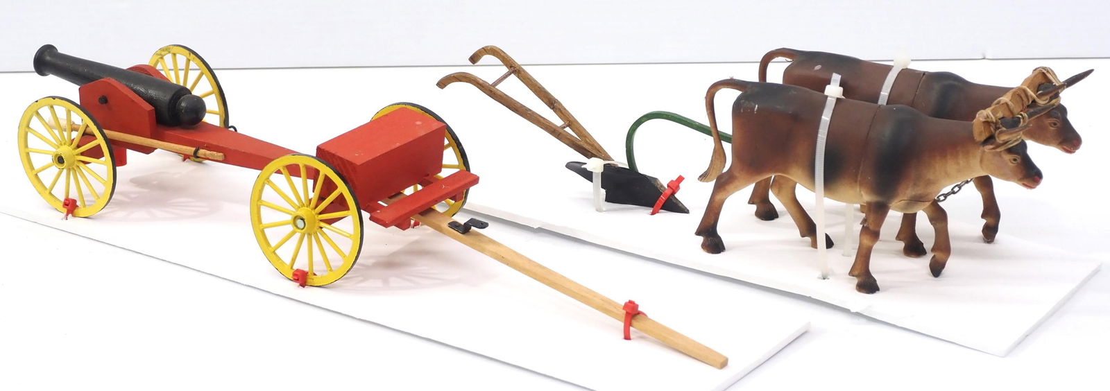 Custom wooden cannon with ammunition cart / Team of oxen hitched to 1-bottom plow: Custom wooden cannon with ammunition cart / Team of oxen hitched to 1-bottom plow * * This lot will be delivered to the UPS Store for professional packing and shipping.