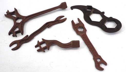 (5) Cast iron wrenches including Syracuse, IHC & more