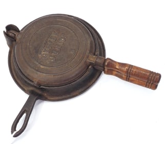 Stover Junior miniature cast iron waffle iron with base