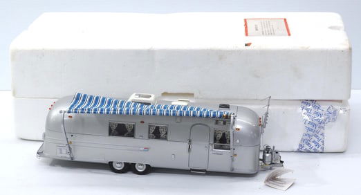 Franklin Mint die cast Airstream Land Yacht camper in original styrofoam