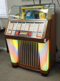 Seeburg Select-O-Matic 100 coin-op juke box