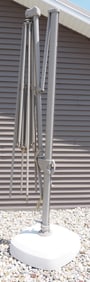 Extendable umbrella frame