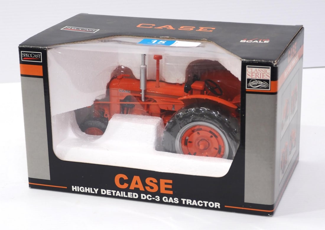Case DC-3 Gas, Classic Series (1 of 2)