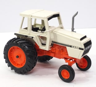 Case 2590 with big rear tires