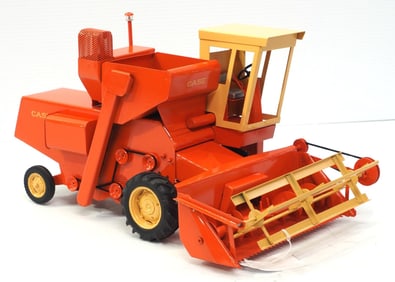 Case 1660 Combine with cab by GP