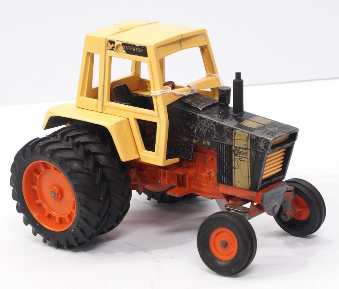 Case Agri King 1070 Demonstrator WF with duals (1 of 2)